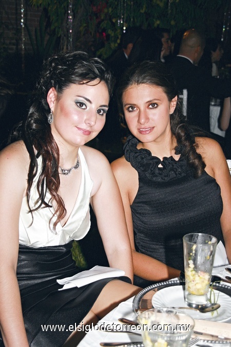 Familiares. Celina Hernández y Zaira.