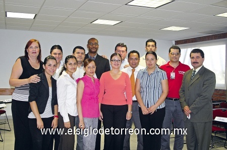 Directivos de laUniversidad delValle de México y grupo de coordinadores dieron la bienvenida a los alumnos de nuevo ingreso de preparatoria para el ciclo 2009.