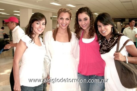 29082009 Rosana Celayo, Carla Romo, Estrella David y Evelyn Cuéllar se fueron a disfrutar de Cancún.