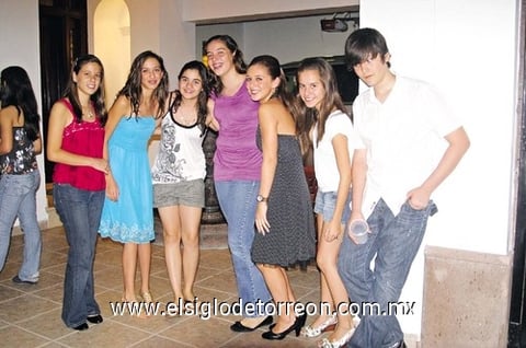 30082009 Isabel Córdova, Andrea y Sofía de la Garza, Margarita Zataráin, Mirtala de la Garza, Andrea Laisman y Luis Ramos .