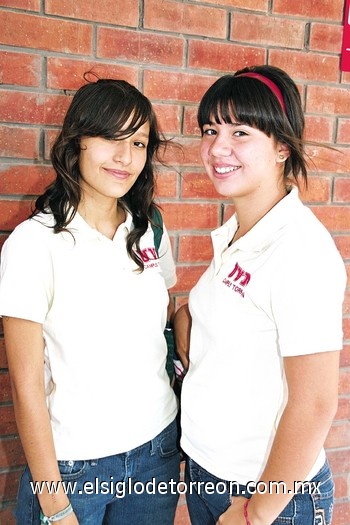 30082009 Connie Cisneros Torre y Deniz Alejandra Hernández.