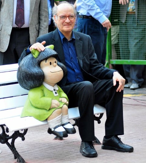 Mafalda, la protagonista de la tira cómica argentina más internacional, regresó en forma de escultura al lugar en el que estaban ambientadas sus aventuras, el mítico barrio de San Telmo de la ciudad de Buenos Aires.