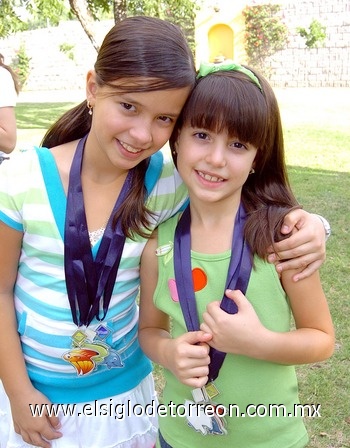 02092009 Hermanitas. Ale y Ana Lety Herrera Garza.