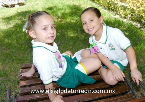 04092009 Daniela y Alejandra.