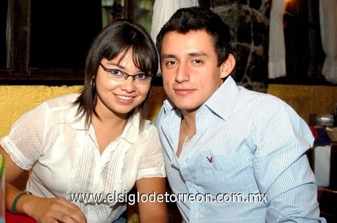 01092009 Adriana Esparza y Luis Eduardo González.