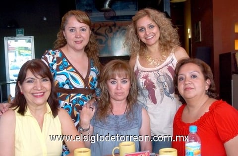 03092009 Reunidas. Blanca Fraire, Cristy González, Violeta Ayup, Lucía Ramos y Nora Valdés.