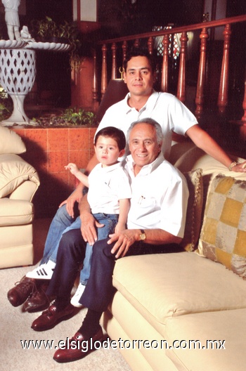 06092009 Tres generaciones: Juan José Gómez Hernández, Juan José Gómez Torres y Juan José Gómez Vidaña.