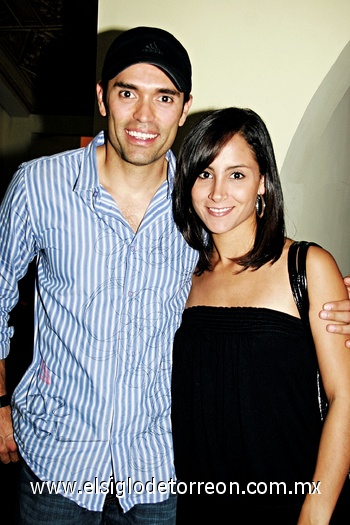 06092009 Gustavo y Bessy de Martínez.