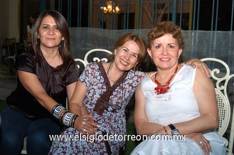 06092009 Reunión. Rosy Granados, Lety Faya, Paquita González, Lourdes Castil, Rosy Torres, Linda Rodríguez, Marilú Blackaller, Kitty Domínguez, Diana Triana, Rocío Albores, Margarita Villarreal, Pilar Miñarro, Marissa, Paquita Cruz, Bertha Ceballos, Claudia Garza, Elvira Arredondo y Lucila de Hernández.