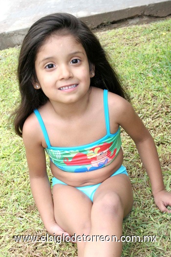 05092009 Bárbara Márquez Flores fue festejada en su cuarto cumpleaños por sus papás Eder Márquez y Cristina Flores.