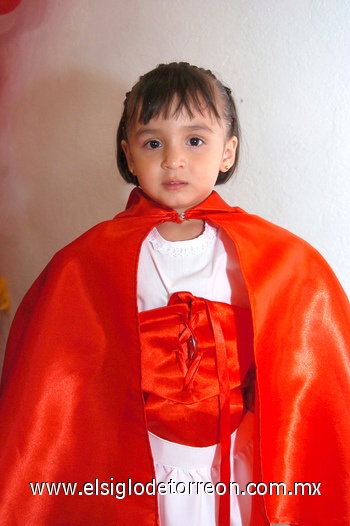 05092009 Como Caperucita Roja festejó sus tres años de vida María Fátima Terrazas Salazar.