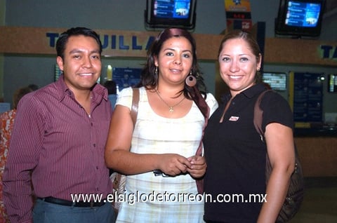 07092009 Luis Natera, Alma Alvarado y Claudia Saeb.