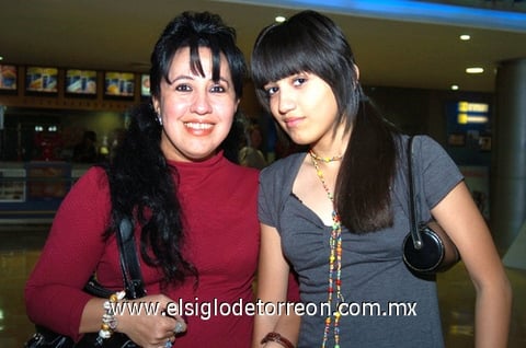 07092009 Areli Palacios, Alejandra Palacios y David Galindo.
