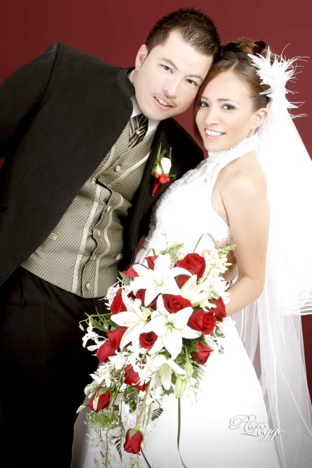 Q.F.B. Blanca Azucena Jiménez Domínguez e Ing. Enrique Delgado Hernández, contrajeron matrimonio en la iglesia de Nuestra Señora de San Juan de los Lagos, el pasado sábado 18 de julio de 2009, en punto de las 19:00 horas. 

Photo Loggo Fotografía