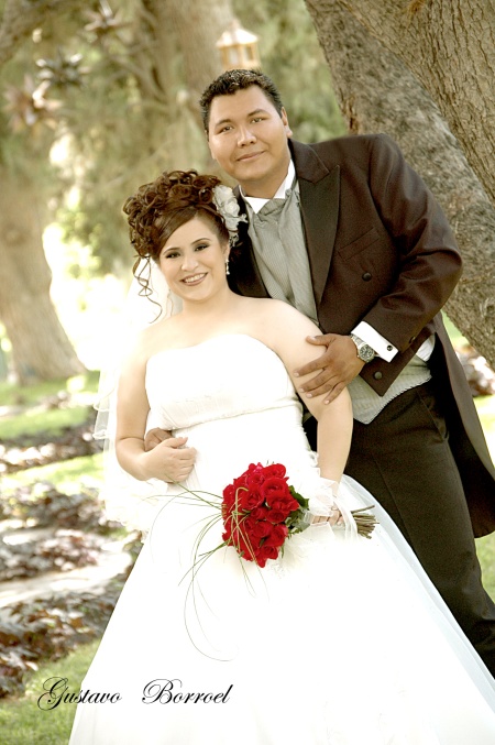 Srita. Leila Patricia Achem García y Sr. Emilio Muñoz Ruiz, contrajeron matrimonio en la Catedral de
Nuestra Señora del Carmen, el 20 de junio de 2009, ante el Pbro. Antonio Mata. 

Gustavo Borroel Fotografía