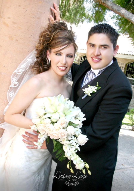 Ing. Leonor Angélica Quintero Monárrez unió su vida a la del Ing. Luis Fernando Miranda Lara, en la capilla de la Resurrección del Señor, el sábado 25 de julio de 2009, a las 17:00 horas. 

Luciano Laris Foto y Diseño