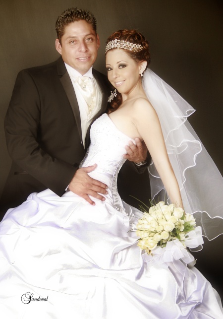 Contrajeron nupcias, Srita. Minerva Judith García Huerta y Sr. Jahir Pérez Contreras, en la iglesia del Sagrado Corazón de Jesús, el 24 de julio de 2009, en punto de las 19:00 horas. 

Sandoval Fotografía
