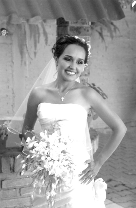 CP. Mayra Cecilia Cruz Ramírez, captada el día de su boda con el Ing. Federico Esau Vega Guerrero.