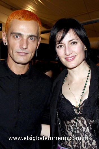 11092009 Durante el evento se captó al diseñador español David Delfín, con la cantante venezolana Cucu Diamantes. EFE