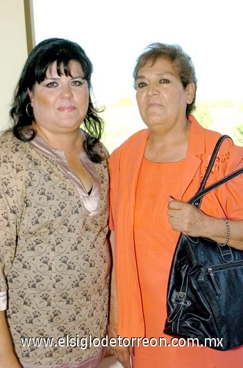 11092009 Ema Ortega y Ema Armendáriz.