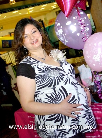 11092009 Adriana Dávila de Torres espera bebé.