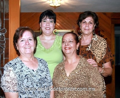 09092009 Yazmín Batarse, presidenta del Casandra acompañada de Laura de Sahagún, Gaby Barrera y Coco Gutiérrez.