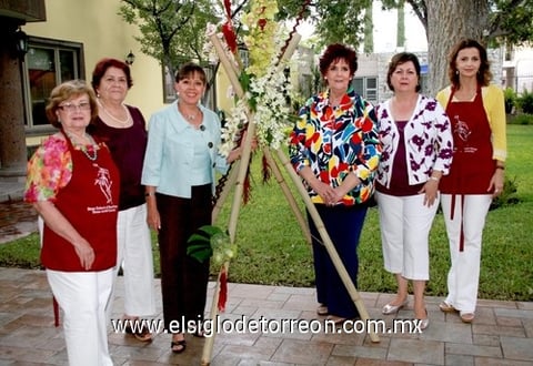 09092009 Club de Jardinería Geranio, nueva presidenta Patricia Hernández de García, acompañada de Cristina Zarzar de Kawas, Marisa Rocha de Zavala, Ángeles M. de García y como invitadas Guadalupe Arras y Alma Rosa Asís.