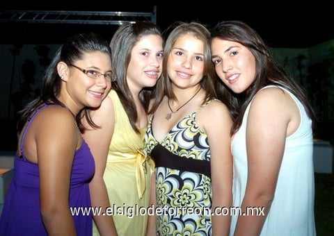 09092009 Regina Campa, Ximena Coronado, Clarisa Olvera y Carla Ramírez.