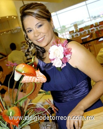 10092009 Daniela Castillo Guzmán disfrutando de su despedida de soltera, ya que contraerá nupcias con su novio, Jorge Eduardo Hernández Sánchez.- Érick Sotomayor Fotografía