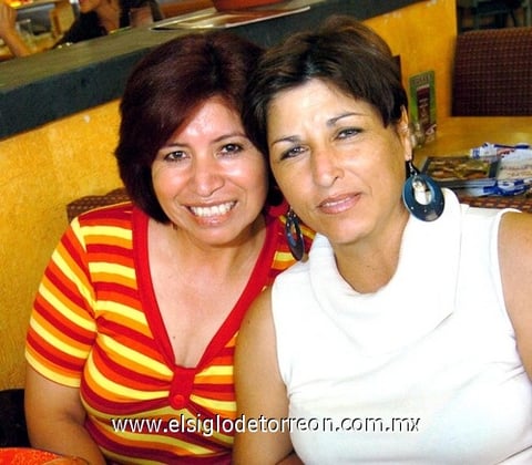 09092009 Rosa María Sifuentes y Clara Román.