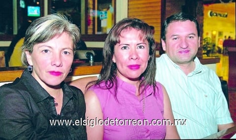 09092009 Norma Rifka, Jenny García y Alejandro Durán.