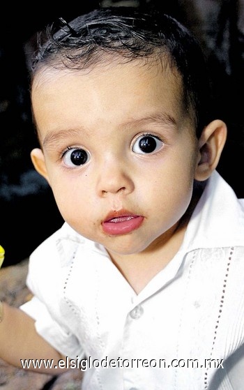 13092009 Joaquín asistió a reciente festejo infantil.