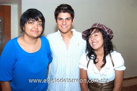 13092009 Liliana Luna, Miguel Alejandro Robles y Cynthia García.