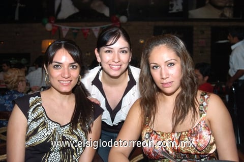 14092009 Jenny González, Tania de Hadad y Laura de Hadad.