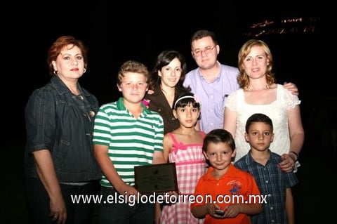 13092009 Asistió a la inauguración. La familia Mexsen.