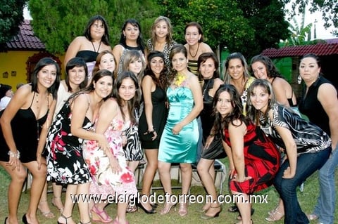 13092009 Muy guapas lucieron las organizadoras de la fiesta prenupcial de la futura novia, Sra. Judith de la Mora de Márquez y Sra. Nora Patricia Rivera de De la Rosa.