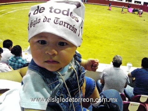 13092009 Valentino, presente en las novilladas.