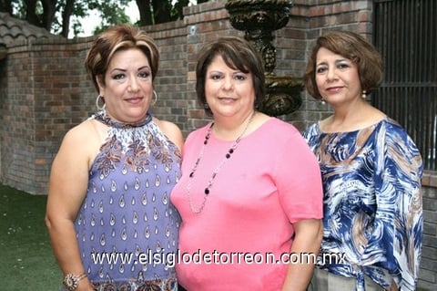 13092009 Paty de Ulloa, Lupita de Gaucín y María Eugenia de Gutiérrez integran la nueva mesa directiva.