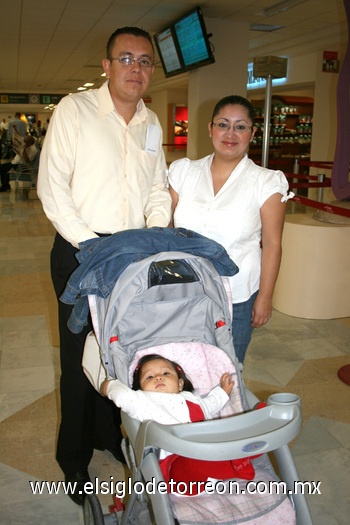 19092009 Vacaciones. Job Cepeda Santos y Wendy Montoya.