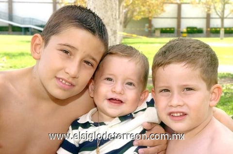 20092009 Francisco, Faruk y Franco Villalobos Salum fueron festejados recientemente con motivo de sus respectivos cumpleaños.