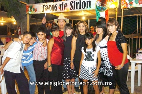 26092009 Óscar, Jesús, Raúl, Rocío, Raúl, Any, Lidia, Rosy, Mariana y Andrea.