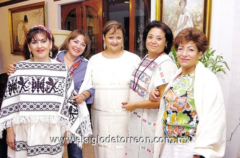 23092009 Lorena, Nora, Mayela, Karina y Savi se reunieron para festejar el Día de la Independencia.