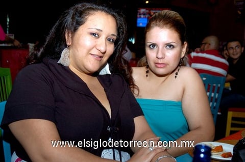 24092009 Claudia y Amparo.