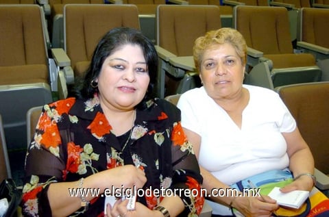 22092009 Guadalupe de Montenegro y Angelina Morales.