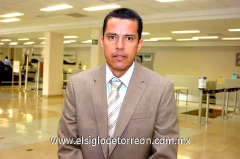 22092009 México. Francisco González, viaja por cuestiones de negocios.