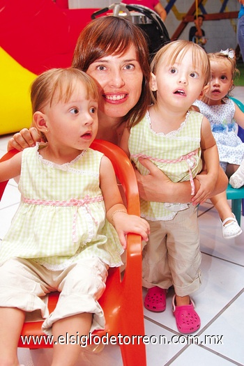 27092009 Ana Paula, María Ángela y Vero.