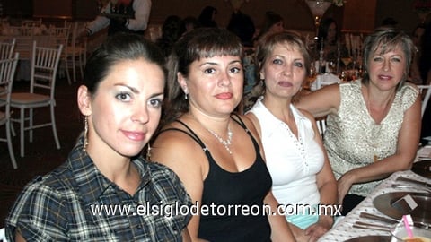 17092009 Rumiana de Martínez, Simona Maximova, Marieta Petrova y Elenica Kuiumdjieva.