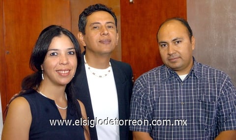17092009 Brenda Flores, 'Guayo' Valenzuela y Fernando Orihuela.