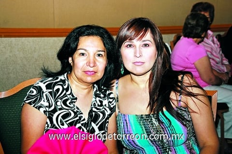 16092009 Mariana Olayo Cantú y Claudia Olayo de Ramírez, asistieron como invitadas a una despedida.