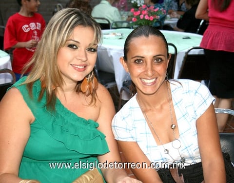 17092009 Salma de Montañez y Beatriz Aguilera.